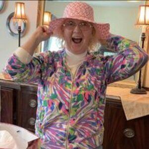 Meet your Posher, Laura